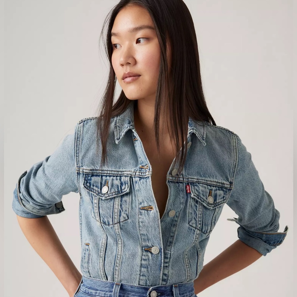NWT Levi Strauss Original Trucker Jacket in Medium Wash Size S